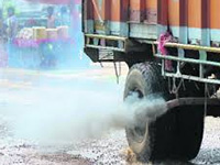 Trucks entering city to pay pollution fee