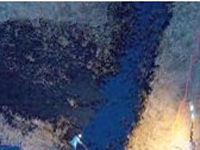 56 hours on, ill-equipped workers struggle to contain Chennai oil spill