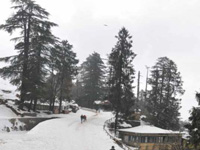 Heavy snow cuts off Valley, cripples life in Himachal