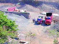 Raitha Sangha protests illegal quarrying; villagers stage a sit-in