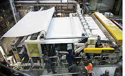 Uruguay`s pulp mill begins operation   